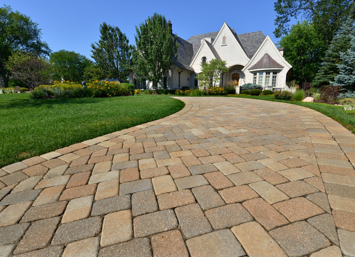 Driveway Paving Port Types and Materials on a Budget