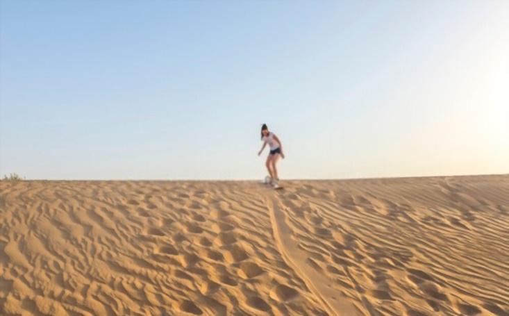 Learn About Sandboarding On the Dubai Desert Safari TourLearn About Sandboarding On the Dubai Desert Safari Tour