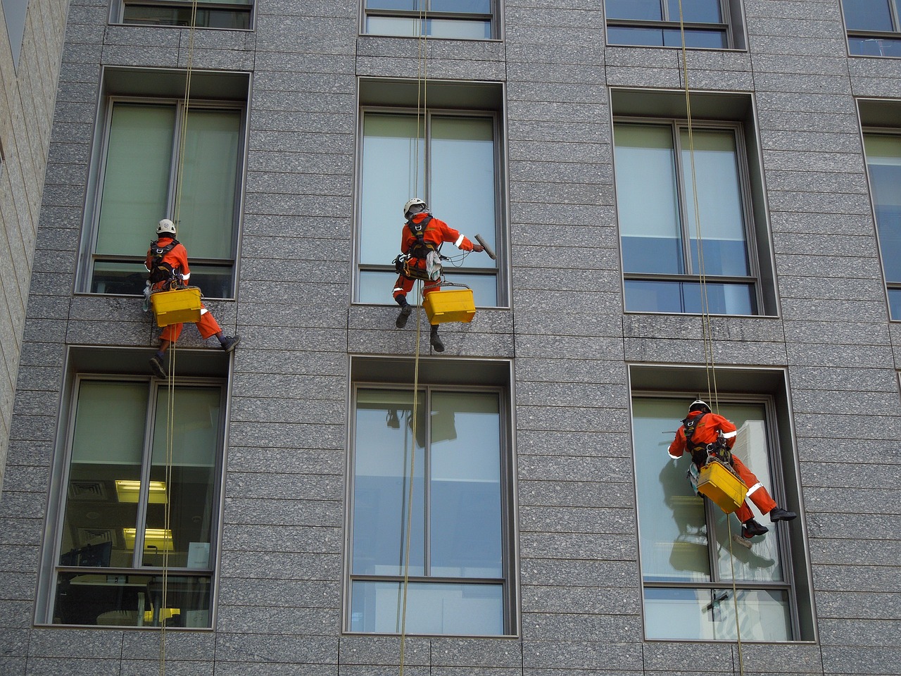 cleaning window service