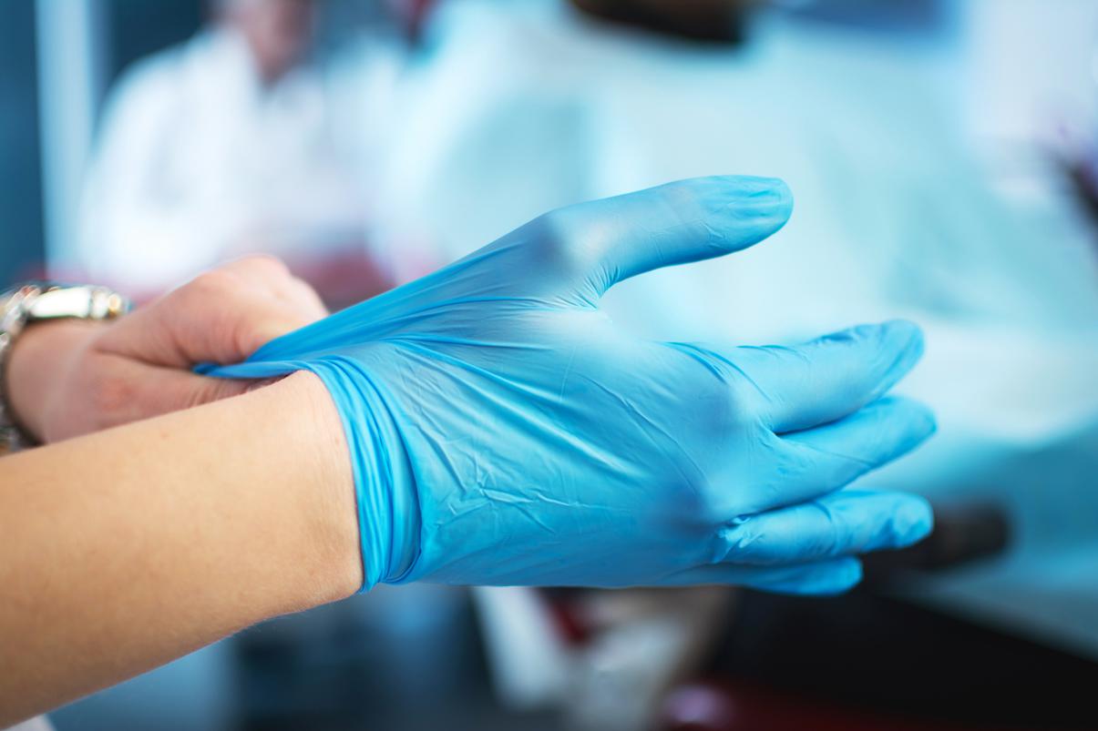 What Is the Importance of Choosing the Right Medical Gloves?