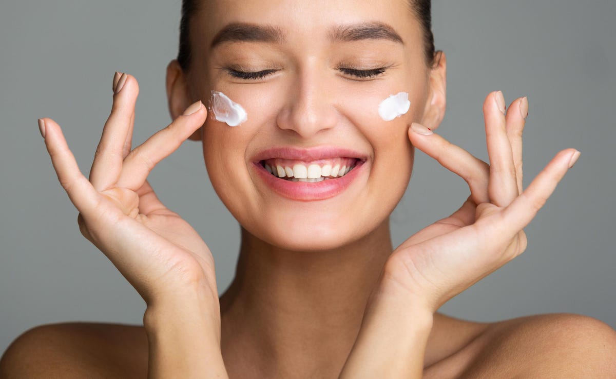 4 Reasons Why You Should Wear Facial Moisturiser