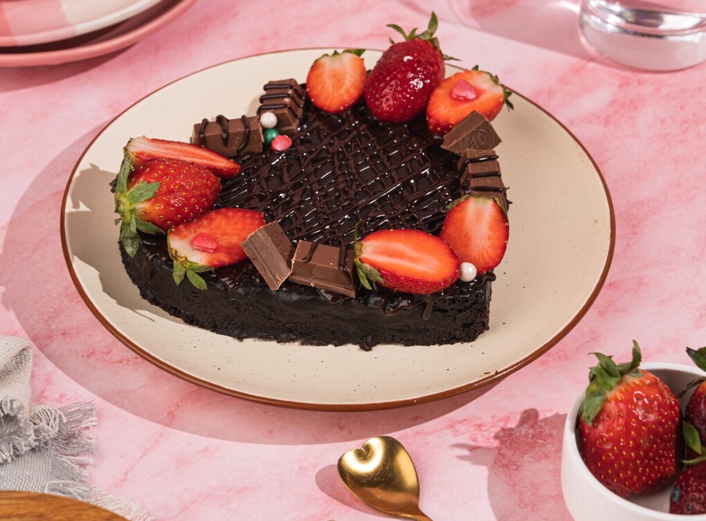 cake options for your valentines day