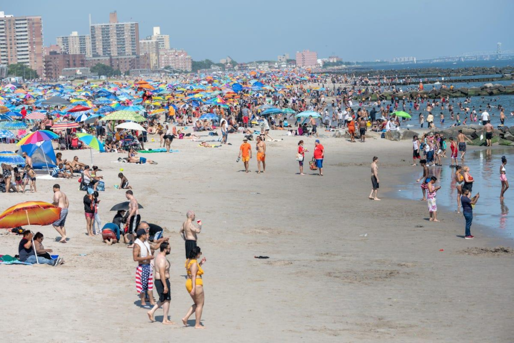 Maskless Parties And Crowded Beaches Across U.S. As Coronavirus Spikes Over  Holiday Weekend