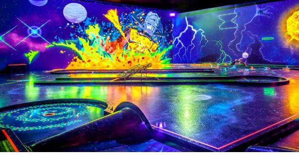 Black Light Fixtures: Perfect for Holiday Decorations