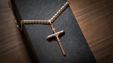 Innovative Designs: The Modern Twist on the Traditional Gold Crucifix