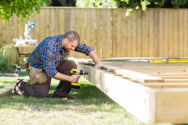 Is Your Deck Builder Reliable? 4 Signs to Look For