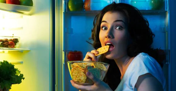 How to stop late night snacking
