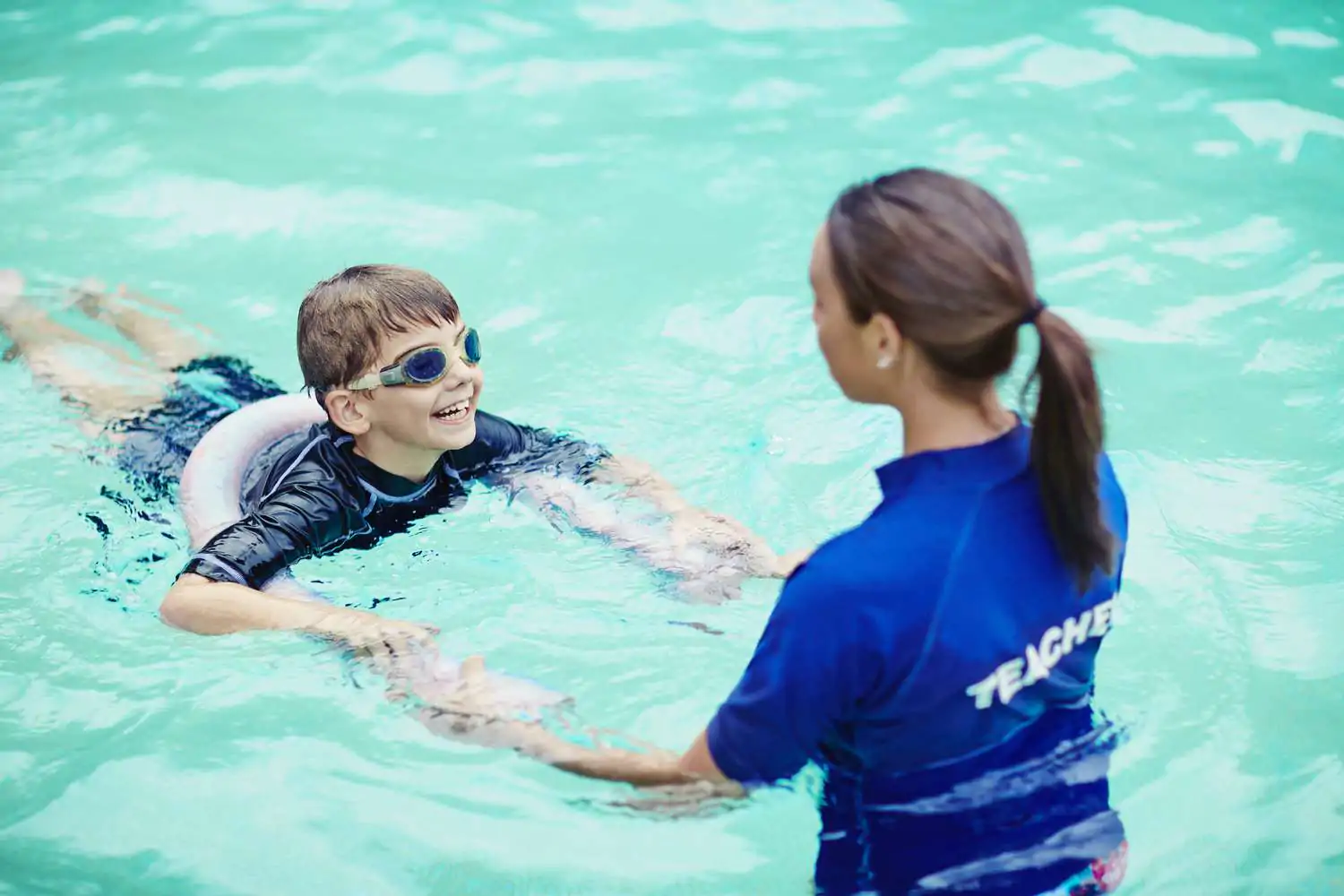 How to Choose the Right Swimming Lessons for Your Child
